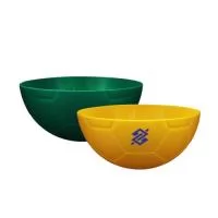 Petisqueira em formato de bola de futebol. Feita em plástico atóxico de alta qualidade. Pode ser levada ao micro-ondas e lava-louças. Capacidade de 240 mL