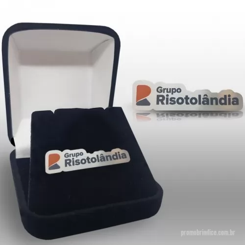 Pin personalizado - Pin em aço escovado, gravação baixo relevo com pintura automotiva, fecho broche alfinete. Confeccionado para uso interno, feiras e eventos e para comunicação visual.  **Embalagem não inclusa