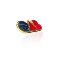 O Pin Personalizado de Metal é ideal para Brindes Corporativos. Irá tornar a sua marca exclusiva e dar um toque de sofisticação ao seu negócio.  Material: metal Tamanho: 10 a 30mm Gravação: personalizada. solicite um orçamento informando o tamanho do pin, a quantidade e qual a cor do banho desejado dentre as opções: Ouro - Grafite - Prata - Cobre