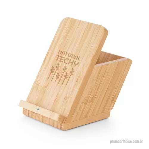 porta caneta personalizada - Porta Caneta de Madeira Personalizado, Com design moderno o porta caneta de madeira personalizado é fabricado em bambu, produto amigo do meio ambiente ele possui carregador com tecnologia wireless e suporte para canetas esferográfica. Possui entradas