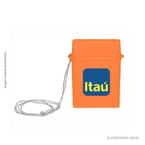 Porta cartão de crédito personalizada - Mariner Box Plus é um porta cartão/documentos compacto, prático de levar, com tampa articulada e cordão silicone PVC. Feito em Plástico Premium (PP) resistente.