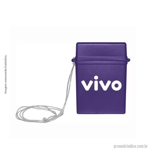Porta cartão de crédito personalizada - Mariner Box Plus é um porta cartão/documentos compacto, prático de levar, com tampa articulada e cordão silicone PVC. Feito em Plástico Premium (PP) resistente.
