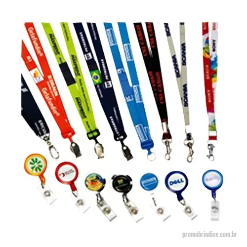 Porta crachá personalizada - Porta Crachá Retrátil Roller Clip Nacional corpo em plástico ABS medindo 3,2 x 1,0 cm disponível em cores básicas com área útil de impressão digital em uma das faces medindo 20 mm de diâmetro coberta por bolha cristal, fio retrátil 100% poliéster medindo 70,0 cm. de comprimento fixado por mola interna de aço inox ( não enferruja / oxida ), terminal em ABS com prendedor de PVC cristal flexível e botão de pressão p/ fixar o crachá e gancho de fixação em aço inox no verso do corpo. 