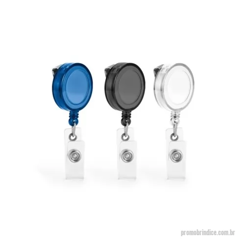 Porta crachá personalizada - Porta crachá com clipe metálico com mecanismo extensível até aos 900 mm. Com presilha transparente e botão para adicionar bolsa porta-cartões. O mecanismo retrátil permite apresentar seu cartão ou credencial com segurança e comodidade. ø32 x 9 mm