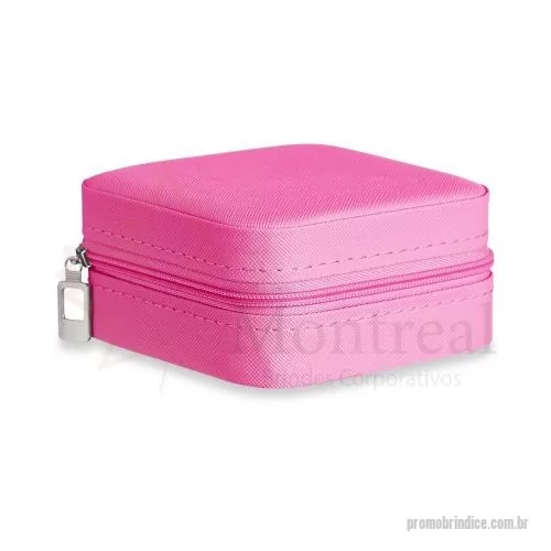 Porta joia personalizada - Porta joias de couro sintético com revestimento aveludado. Possui compartimentos internos para anéis, brincos, pulseiras e colares.  Altura : 4,7 cm  Largura : 9,5 cm  Profundidade : 9,5 cm