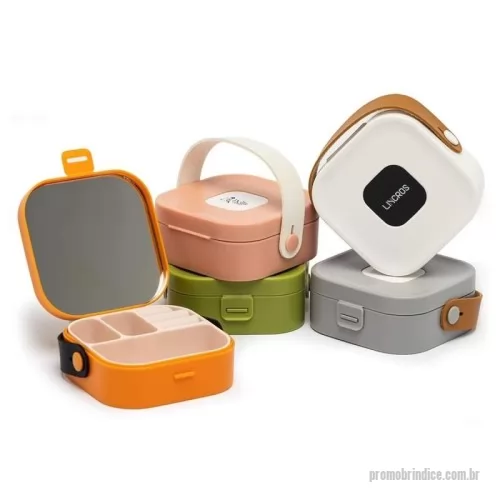 Porta joia personalizada - Porta-joias com espelho, produzido em plástico com alça de couro sintético e berço de silicone removível.