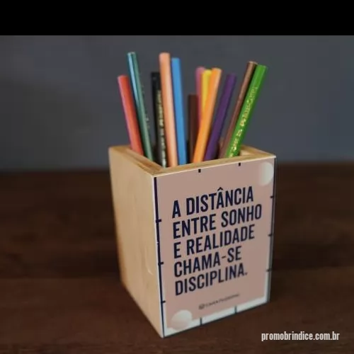 Porta lápis e caneta personalizada - Lindo porta-lápis, leva motivação e inspiração para a mesa de quem você for presentear. Sua marca sempre presente.