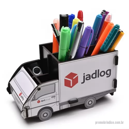 Porta objeto personalizada - Produto confeccionado em madeira MDF de 3 mm cortado à laser, formato 18,4x10,5x10 cm, com impressão digital 4 cores empastada na madeira MDF. O porta canetas é acondicionado em caixa de papel kraft 300 g com personalização silkscreen 1 cor.. Pode ser produzido na cor que desejar..