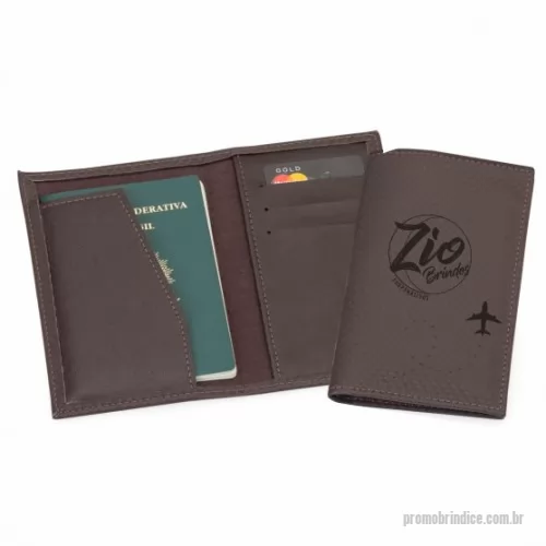 Porta passaporte personalizada - Porta Passaporte – PP1 pode ser Produzido em couro ou sintético nobre diversas opções de materiais e cores. Possui bolsos para cartões e aba para passaporte. Personalização com gravação em baixo relevo ou silkscreen 1 cor.