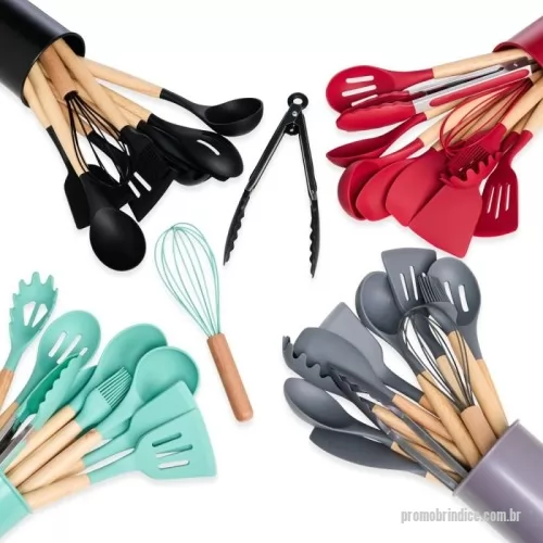 Porta Utensílios personalizada - O kit ideal para uma cozinha moderna, projetado para preservar e prolongar a vida das suas panelas! Composto por 12 peças essenciais, este kit é feito em silicone com pegadores de bambu, proporcionando um visual sofisticado. Resistente a temperaturas extremas (-30ºC a 230ºC) e fácil de higienizar, ele é totalmente seguro para suas panelas, pois o silicone não risca nem agride o teflon. O kit inclui: colher escumadeira, colher funda, colher rasa, colher vazada, concha, espátula, espátula de pão, espátula vazada, fouet, pegador e pincel, todos organizados em um suporte plástico. Ecológico e atóxico, nosso kit é cuidadosamente projetado para uso com alimentos, sendo livre de BPA.