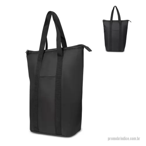 Porta vinho personalizada - Bolsa térmica em poliéster 600D com alça para transporte de vinhos, com uma divisória internas e bolso frontal, confeccionada em poliéster 600D e interior soldado.