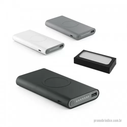 Power bank personalizado - Bateria portátil em ABS com acabamento emborrachado que permite o carregamento do dispositivo por indução. Bateria de lítio com capacidade de 10.000 mAh e tempo de vida ? 500 ciclos. Com entrada/saída 5V/2.1A e potência de carregamento de 5W. Indicador de carga e portas USB, micro USB e USB tipo C. Incluso cabo USB / micro USB para carregar a bateria. Compatível com smartphones com tecnologia de carregamento sem fios. 