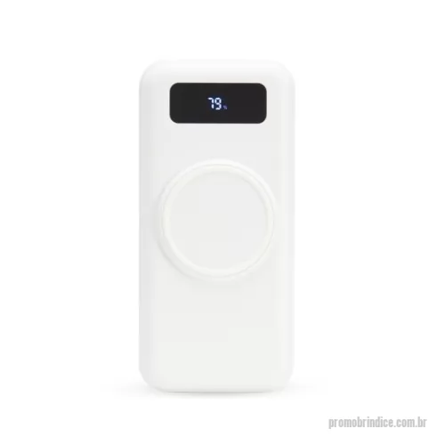 Power bank personalizado - Carregador portátil power bank com 10.000mAh e carregamento via indução ou via cabo. Com display digital indicador de bateria, o carregador contém quatro cabos acoplados: Lightning, Tipo-C, V8 e saída USB para o carregamento da própria bateria. Portas de entrada: V8, Tipo-C e duas portas USB.