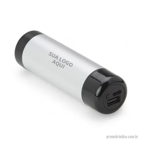 Power bank personalizado - Mantenha seus dispositivos carregados a qualquer hora e lugar com o Power Bank 4.000mAh com Lanterna. Compacto e elegante, este carregador portátil em metal com detalhes plásticos possui bateria de 4.000mAh, garantindo energia de sobra para seu dia a dia. Além disso, conta com uma lanterna integrada de alto alcance para emergências. Inclui cabo USB Tipo-C para recarga rápida e eficiente. Personalize com sua marca e ofereça um brinde que combina funcionalidade e sofisticação. Ideal para campanhas promocionais, eventos corporativos e brindes de agradecimento, este power bank vai impressionar seus clientes e fortalecer a presença da sua marca.