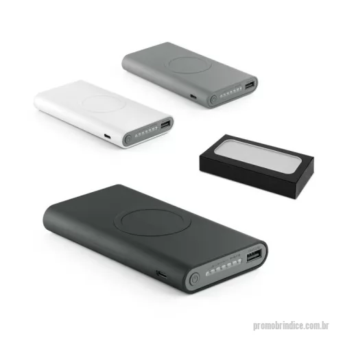 Power bank personalizado - Bateria portátil em ABS com acabamento emborrachado e carregador wireless super rápido. Bateria de lítio com capacidade de 10.000 mAh e tempo de vida ? 500 ciclos. Os 15W de potência permitem carregamento super rápido dos dispositivos móvies. Indicador de carga, porta de entrada microUSB, porta de entrada/saída USB-C e porta de saída USB-A. Incluso cabo USB-C para carregar a bateria. Compatível com dispositivos móveis com tecnologia de carregamento sem fios. Fornecida em caixa presente. 135 x 75 x 20 mm | Caixa: 150 x 95 x 25 mm