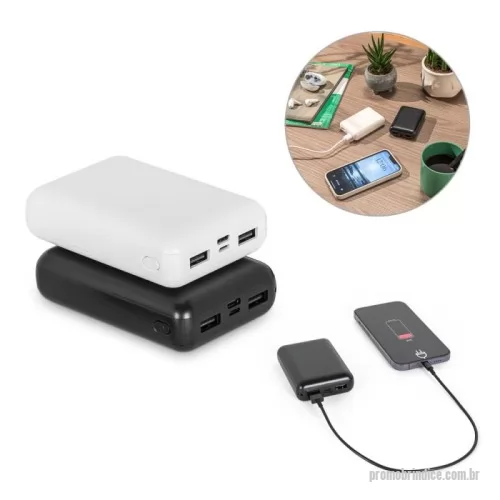 Power bank personalizado - Bateria portátil em ABS 100% reciclado, com capacidade de 10.000mAh. Bateria portátil com indicador de nível de carga, uma porta de entrada/saída USB-C, uma porta de entrada microUSB e duas portas de saída USB-A. Incluso um cabo de carregamento USB-C. Fornecida em caixa presente em papel kraft reciclado. Para mais variedades acesse royalgift.com.br