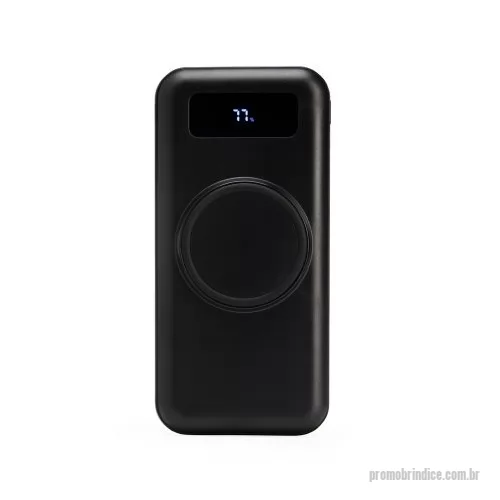 Power bank personalizado - Carregador portátil com capacidade para até 10.000mAh. Conta com display digital que indica o percentual de bateria do próprio carregador, área para carregamento de dispositivos compatíveis com tecnologia de indução e quatro cabos com saídas micro-USB, USB-C, Lightning e USB-A. Dispõe ainda de entradas micro-USB e USB-C exclusivas para a recarga do próprio carregador.  Largura: 6,9 cm Comprimento: 14,8 cm Espessura: 2,2 cm Medidas aproximadas para gravação: (CxL): 3,5 cm x 5 cm