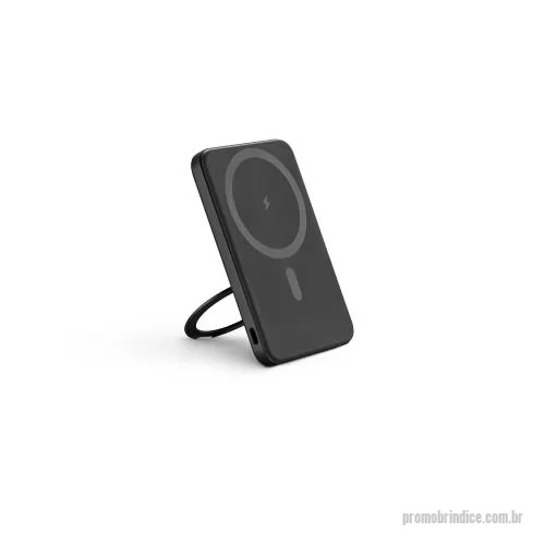Power bank personalizado - Bateria portátil magnética em ABS 100% reciclado, design slim, com carregador por indução super-rápido. Capacidade 5000 mAh, duas portas USB-C, potência máxima 15W.