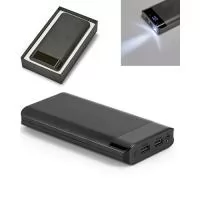 Carregador portátil power bank personalizado. Possui capacidade de carga de 16000 mAh, possui 2 portas USB e uma porta micro USB, proteção contra sobre carga, superaquecimento e curto circuito. Fornecido em caixa para presente com cabo USB para carre
