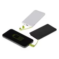 Carregador portátil plástico com 5.000mAh e indicador led de bateria. Possui entrada V8, acompanha cabo USB e adaptador lightning.