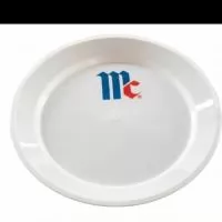 PRATO DESCARTÁVEL REDONDO EM PLÁSTICO resistente na cor branca, com acabamento liso e bordas elevadas para melhor acomodação dos alimentos. Modelo leve, prático e funcional.