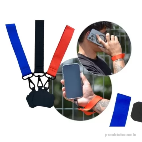 Pulseira de identificação personalizada - Suporte de pulso para celular em poliéster e detalhes em metal com TAG que conecta a faixa ao celular em material sintético.