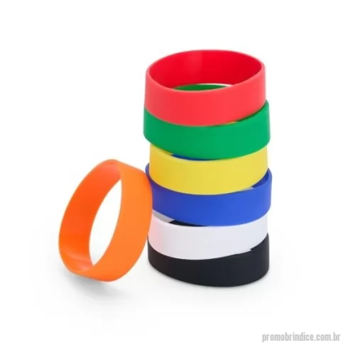 Pulseira personalizada - Descrição: Ideal para eventos e campanhas promocionais, a pulseira de silicone é flexível e leve, ajustando-se facilmente a qualquer tamanho de punho. Impermeável e resistente ao desgaste, ela é uma escolha eficaz para deixar uma impressão duradoura.  Altura :  2 cm  Circunferência :  21 cm  Medidas aproximadas para gravação (CxL):  1,6 cm x 6 cm  Peso aproximado (g):  7