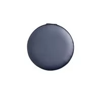 Porta-joias de couro sintético com revestimento aveludado. Possui compartimentos internos para anéis, brincos, pulseiras e colares.