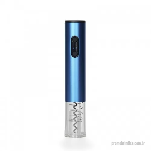 Saca rolha elétrico personalizada - Saca rolha elétrico Personalizada CBX18560 com sua logomarca. 20 anos ajudando a cotar Brindes Promocionais com várias empresas num único clique. Saca rolhas elétrico com LED e cortador de lacre. Parte superior em alumínio e parte inferior acrílica, possui compartimento superior com tampa para 4 pilhas AA (não acompanha pilhas), painel com iluminação LED e botões para extração e remoção de rolhas. No modo extração a área acrílica é iluminada pelo LED. Acompanha cortador de lacre. OBS.: Não afundar o produto na água ou qualquer outro tipo de líquido.  Altura :  25,2 cm  Largura :  4,8 cm  Circunferência :  14,2 cm  Medidas aproximadas para gravação (CxL):  9 cm x 3 cm – Cortador 1,2 cm x 3,5 cm  Peso aproximado (g):  287Saca rolhas elétrico com LED e cortador de lacre. Parte superior em alumínio e parte inferior acrílica, possui compartimento superior com tampa para 4 pilhas AA (não acompanha pilhas), painel com iluminação LED e botões para extração e remoção de rolhas. No modo extração a área acrílica é iluminada pelo LED. Acompanha cortador de lacre. OBS.: Não afundar o produto na água ou qualquer outro tipo de líquido.  Altura :  25,2 cm  Largura :  4,8 cm  Circunferência :  14,2 cm  Medidas aproximadas para gravação (CxL):  9 cm x 3 cm – Cortador 1,2 cm x 3,5 cm  Peso aproximado (g):  287Saca rolha elétrico Personalizada, 152726, Color Brindes. Clique e Cote no Portal PromoBríndice!