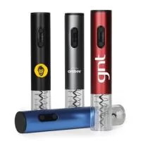 Saca rolhas elétrico com led e cortador de lacre. Parte superior em alumínio e parte inferior acrílica, possui compartimento superior com tampa para 4 pilhas aa (não acompanha pilhas), painel com iluminação led e botões para extração e remoção de rolhas. No modo extração a área acrílica é iluminada pelo led. Acompanha cortador de lacre. Obs.: não afundar o produto na água ou qualquer outro tipo de líquido.