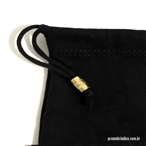 Saco de malha personalizado - Saco de malha preta com cordão acetinado unilateral e ponteira. Acabamento com barra virada e costuras internas. Produto perfeito para quem busca sofisticação com simplicidade.