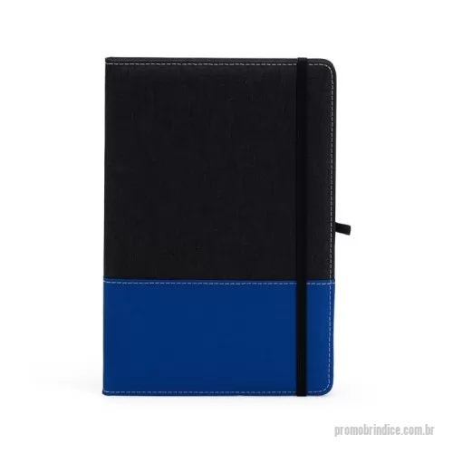 Sacochila personalizada - Elegante e funcional, este caderno feito em políéster e rPET foi projetado para quem valoriza qualidade e praticidade. Contém aproximadamente 96 folhas brancas pautadas, perfeitas para anotações diárias ou ideias importantes. Com um marcador de página em cetim, elástico para fechamento seguro e porta-caneta lateral, é o companheiro ideal para manter suas anotações organizadas e acessíveis. Ideal para uso profissional, acadêmico ou pessoal, este caderno combina um acabamento refinado com a praticidade necessária para o dia a dia. Cores:     AZUL	BEGE	PRETO	VERDE  VERMELHO	VINHO	 