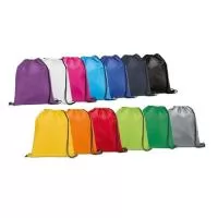 Sacola tipo mochila em 210D com alças em preto. Disponível numa variada gama de cores. 350 x 410 mm  Caixa exterior (m): 0,460X0,440X0,300 Peso da caixa (Kg.): 10.300 Peso do Produto (g.): 36 Caixa Exterior (Un.): 300 Caixa interior (Un.): 50 NCMS: 4202.22.20 Packing após gravação: Sem polybag País de origem: China