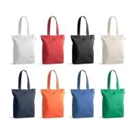 Sacola em 70% algodão reciclado e 30% poliéster reciclado (220g/m²), com alças de 65 cm. O tecido é sem tingimento, é utilizado na sua cor original, sem produtos químicos de tingimento ou branqueamento, contribuindo para um menor impacto ambiental. 380 x 420 x 100 mm