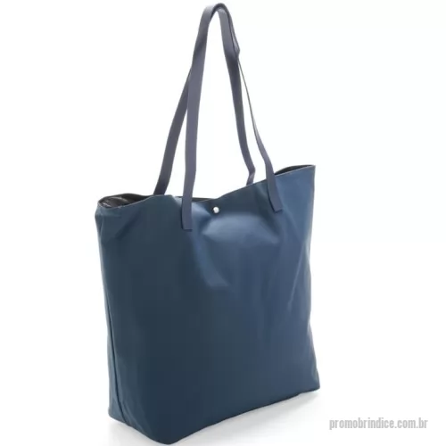 Sacola de couro ou sintético personalizada - Sacola de couro ou sintético Personalizada 09063 com sua logomarca. 20 anos ajudando a cotar Brindes Promocionais com várias empresas num único clique. Sacola confeccionada em couro sintético à base de PVC com par de alças de costura externa e botões magnéticos metálicos para fechamento. Possui revestimento interno em poliéster e bolso compacto com fechamento em zíper.Sacola confeccionada em couro sintético à base de PVC com par de alças de costura externa e botões magnéticos metálicos para fechamento. Possui revestimento interno em poliéster e bolso compacto com fechamento em zíper.Sacola de couro ou sintético Personalizada, 179143, Bets Brindes. Clique e Cote no Portal PromoBríndice!