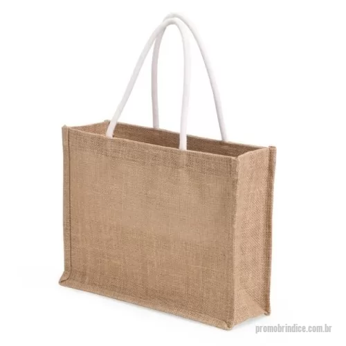 Sacola de Juta personalizada - Descrição: Versátil e resistente, nossa sacola de linho é a escolha ideal para adicionar toque de naturalidade a qualquer look do dia. Com alças reforçadas e estrutura de 400g/m², ela é perfeita para carregar itens essenciais, tanto para idas ao mercado quanto para momentos na praia. Um item indispensável para quem valoriza beleza e utilidade.  Altura :  26 cm  Largura :  33 cm  Profundidade :  10,5 cm