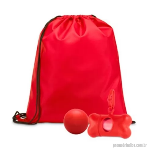 Sacola de Pet personalizada - Esse kit contém uma Sacochila (Sacola tipo mochila), um kit higiene para seu cachorro, com 20 sacos plásticos e uma bolinha anti-stress mordedora. Uma grande opção para presentear colaboradores e parceiros em eventos e/ou campanhas promocionais voltadas para o universo PET. Disponibilidade para gravação de sua logomarca em todas as peças do kit.