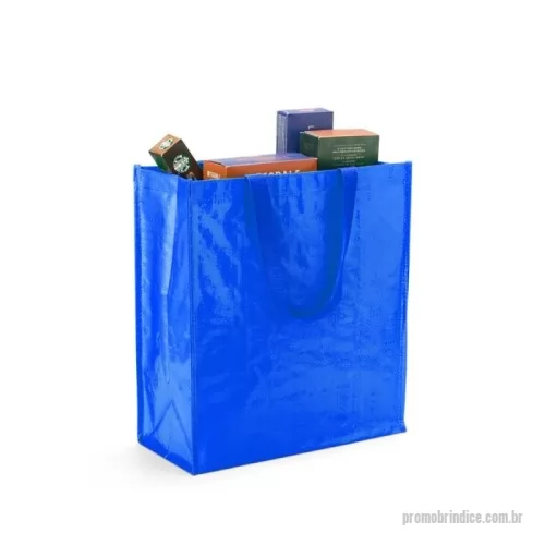 Sacola de plástico personalizada - Confeccionada em polipropileno, esta sacola combina a resistência com leveza, oferecendo uma solução versátil e confiável para suas necessidades diárias.  Altura :  38,5 cm  Largura :  34 cm  Profundidade :  15,5 cm  Comprimento :  Alça: 23,5 cm  Medidas aproximadas para gravação (CxL):  30 cm x 24 cm  Peso aproximado (g):  79