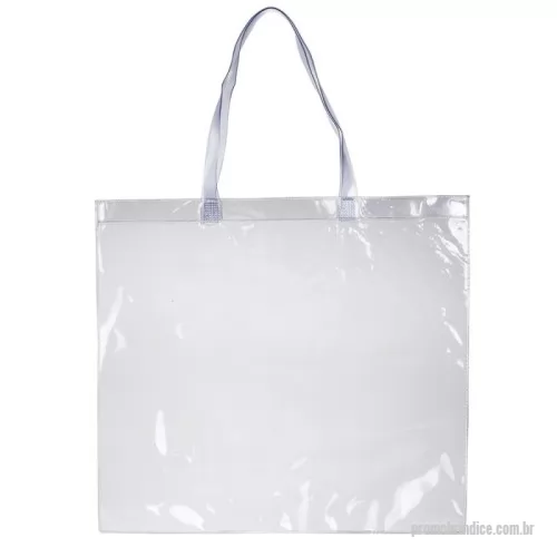 Sacola de PVC personalizada - Descrição: Sacola de pvc de frente e verso liso, possui alça com detalhe em relevo. OBS.: Para prolongar a vida útil do material pvc, atente-se as condições ideais de armazenamento: mantenha o material em local seco e arejado, livre da exposição ao sol e altas temperaturas.  Medidas aproximadas para gravação (CxL):  36 cm x 43 cm  Tamanho total aproximado  (CxL):  39,2 cm x 43,7 cm