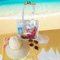 Sacola de Praia Personalizada e Promocional. Fabricamos em várias cores, modelos, medidas, materiais e personalizações. Desde 1991 no seguimento de Bolsas Personalizadas. Enviamos para todo o Brasil