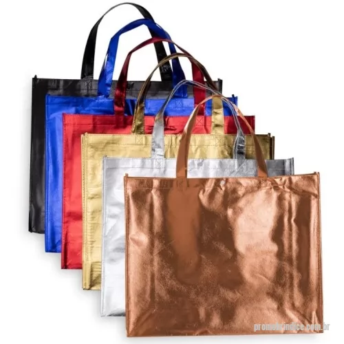 Sacola de TNT metalizado personalizada - Sacola TNT metalizada com botão. Confeccionado em TNT com revestimento laminado, parte superior possui botão plástico para fecho. FABRICAMOS A MEDIDA QUE PRECISAR!   PRODUTO VENDIDO COM E SEM PERSONALIZAÇÃO consulte vendedor.  TEMOS MAIS DE 60 MIL OPÇÕES DE BRINDES PERSONALIZADOS CONSULTE-NOS. COMPRE TAMBÉM NO ATACADO EM MAIORES QUANTIDADES COM MELHOR PREÇO.  * PRODUTO SUJEITO À DISPONIBILIDADE DE ESTOQUE * APÓS A SUA COMPRA SOLICITE ORÇAMENTO PARA PERSONALIZAÇÃO E VERIFIQUE O PRAZO DE ENTREGA. * COMPRE TAMBÉM PRODUTOS JÁ PERSONALIZADOS! * TRABALHAMOS COM SILK - LASER - TAMPOGRAFIA - ULTRA VIOLETA - TRANSFER - SUBLIMAÇÃO - DECALQUE E RELEVO. * PRODUTOS PERSONALIZADOS PERDEM A GARANTIA DE TROCA  TENDO A NECESSIDADE DE PERSONALIZAÇÃO ENVIAR O LOGO NO MESMO DIA DA COMPRA PARA NÃO HAVER ATRASOS NO SEU PEDIDO!!!  Para quant