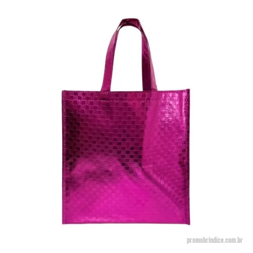 Sacola de TNT metalizado personalizada - Sacola de TNT Metalizado personalizada, 80g gramas, material pink. Outras opções de cores: dourado, prata, preto, vermelho.  A personalização é feita em Silk, até 2 cores, arte sob consulta e envio prévio.