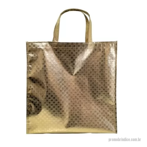 Sacola de TNT metalizado personalizada - Sacola de TNT Metalizado personalizada, 80g gramas, material dourado. Outras opções de cores: pink, prata, preto, vermelho.  A personalização é feita em Silk, até 2 cores, arte sob consulta e envio prévio.