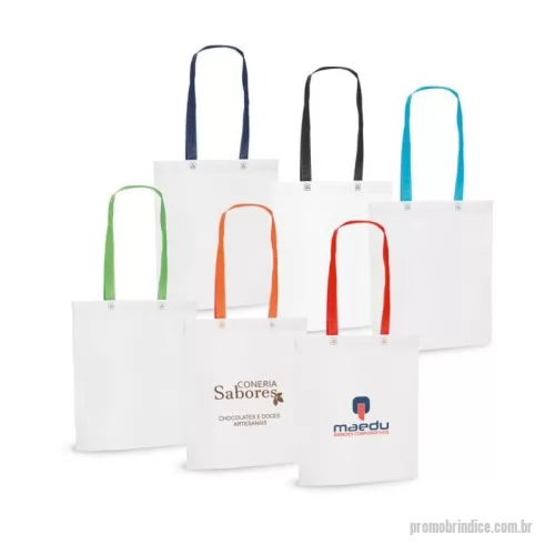 Sacola de TNT personalizada - Sacola confeccionada em TNT biodegradável com estrutura termosselada que oferece maior resistência e segurança durante o uso.  Altura :  41 cm  Largura :  36,5 cm