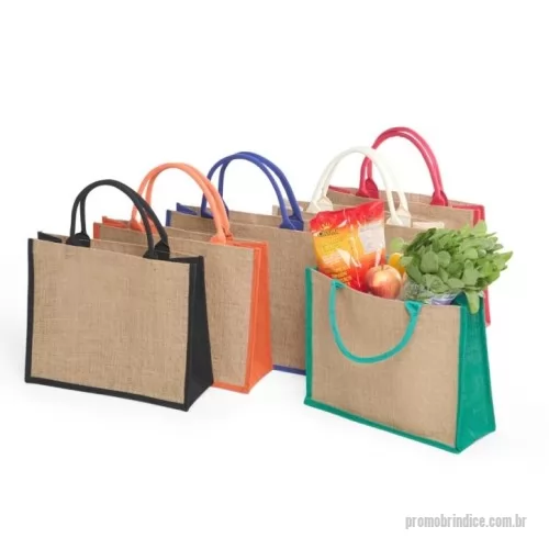 Sacola ecológica personalizada - Sacola ecológica confeccionada em juta, resistente e sustentável. Possui alças costuradas na parte interna, oferecendo mais firmeza e durabilidade. Ideal para uso no dia a dia, brindes e ações promocionais, com um visual rústico e elegante.