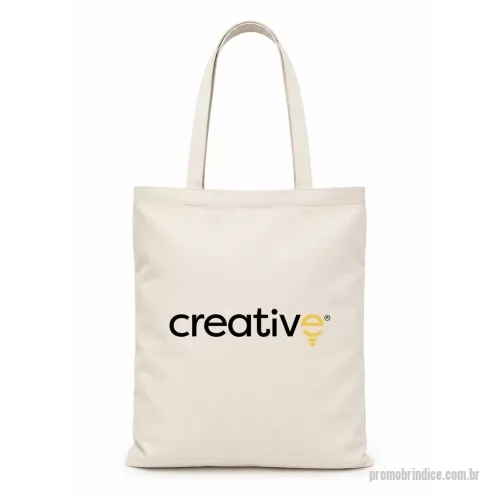 Sacola ecológica personalizada - Sacola Eco Bag confeccionada em algodão com gramatura de 240g/m², desenvolvida para transporte e organização de diversos itens no uso diário. Possui estrutura reforçada, acabamento com dobra superior de 2,5cm e alças de 2,5x60cm, proporcionando maior resistência e conforto durante o transporte. Conta com ampla área para personalização por silk ou DTF, sendo utilizada em ações promocionais, eventos, kits corporativos, brindes e campanhas sustentáveis.  Características: • Alças: 2,5x60cm; • Material: algodão 240g/m²; • Medida sacola: 41x37cm (AXL); • Personalização: gravação por silk ou DTF; • Estrutura: resistente, reutilizável e reforçada; • Acabamento: dobra costurada superior de 2,5cm.  Importante: As imagens exibidas neste site são meramente ilustrativas e podem apresentar variações de intensidade em relação ao produto real. Cada embalagem contém apenas 1 (um) produto conforme descrição.