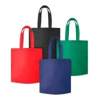 Sustentabilidade que fortalece marcas! A sacola TNT biodegradável é a escolha ideal para empresas que querem promover sua marca com consciência ambiental. Feita em polipropileno Bio com aditivo P-Life, ela se decompõe de forma responsável, reduzindo o impacto no meio ambiente. Sustentável e resistente, as sacolas possuem estrutura termo selada, proporcionando mais resistência e segurança no transporte. Testada pelo RISE e certificada conforme a norma SASO 2879.  Altura :  41,2 cm  Largura :  37 cm  Profundidade :  8,5 cm  Comprimento :  Alça ponta a ponta: 49,5 cm