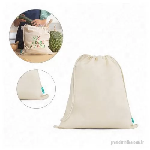 Sacola personalizada - Sacola tipo mochila 100% algodão orgânico (120 g/m²) proveniente de um cultivo sustentável, sem químicos ou pesticidas. MEDIDAS: 370 x 410 mm. GRAVAÇÃO: Frente e verso Transfer 1 cor ou full cor medidas aproximadas: 280 x 200 mm.