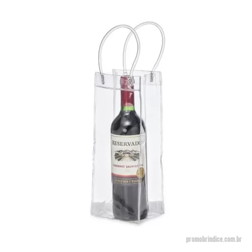Sacola personalizada - Descrição: Sacola plástica para gelo com alça. Icebag serve para transportar garrafas exemplo: vinho, champagne, vodka... Basta colocar gelo e transportar seu cooler prático. OBS.: Para prolongar a vida útil do material pvc, atente-se as condições ideais de armazenamento: mantenha o material em local seco e arejado, livre da exposição ao sol e altas temperaturas. Após a utilização da icebag com gelo, certifique-se de secar completamente o material antes de guardá-lo, pois o armazenamento deste em estado úmido poderá comprometer a sua vida útil.  Altura :  29,5 cm  Largura :  12 cm  Profundidade :  10 cm