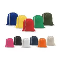 Sacola tipo mochila em 70% algodão reciclado e 30% poliéster reciclado (150 g/m²), com alças de algodão. O tecido é sem tingimento, e utilizado na sua cor original, sem produtos químicos de tingimento ou branqueamento, contribuindo para um menor impa